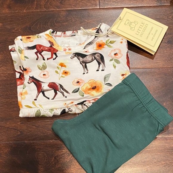 Little Snuggles Other - Little Snuggles Bamboo Horse Print Long Sleeve Peplum Top with Pants 12-18m NWT